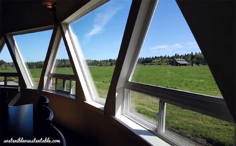 Ventanas de casa geodésica bioconstrucción de casa ecológica